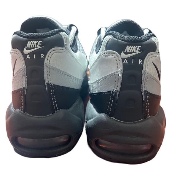 Women’s Air Max ‘95 LX, size 8.5 - Picture 5 of 9